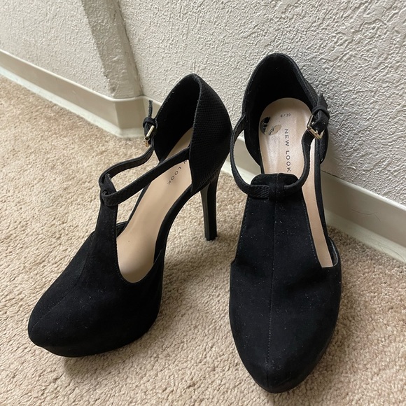 Black Close Toe Stiletto - Picture 1 of 5